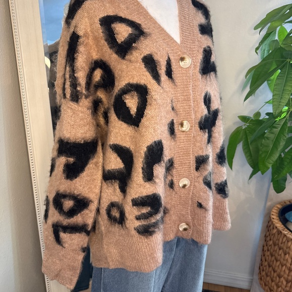 BiBi Textured Knit Sweater in Tan and Black - Picture 2 of 6